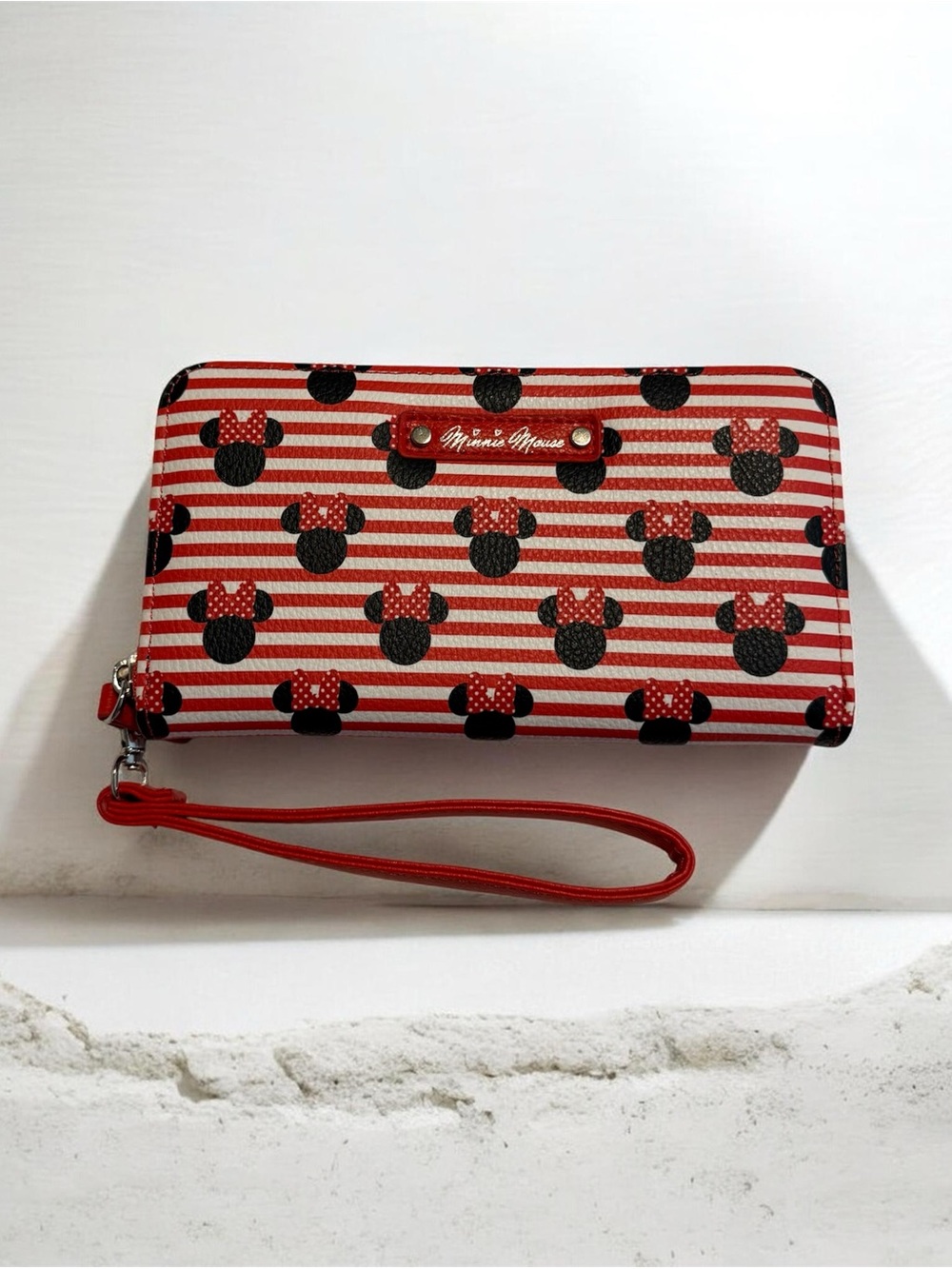 Disney Minnie Mouse Red & White Stripe Zip Around Wristlet Wallet